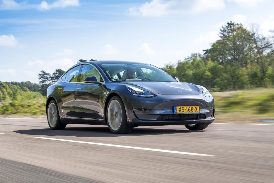  Tesla Model 3 2018 года  (WW) (фото 1 из 20)